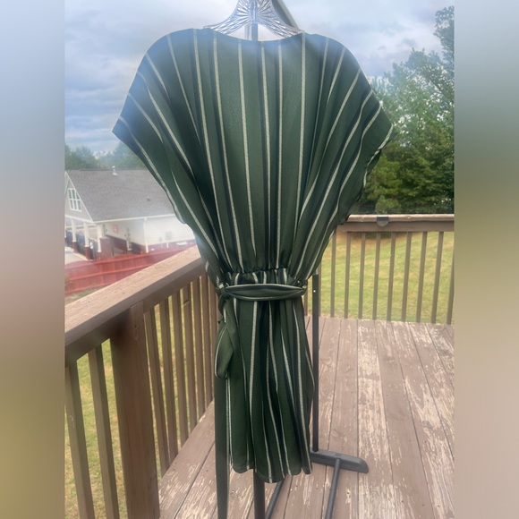 Green stripped cosmic beauty romper shorts with short sleeves size 3X romper - Picture 2 of 4